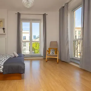  Apartament Spacious In Heart Of